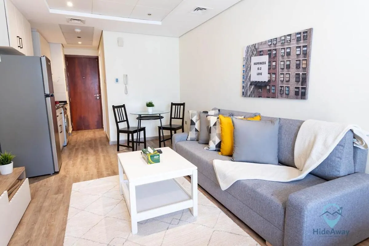 Lake Views Stunning Studio L 1 Min Walk To Metro Dubai Apartment